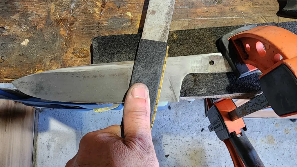 Ponçage et polissage couteau pour hamon