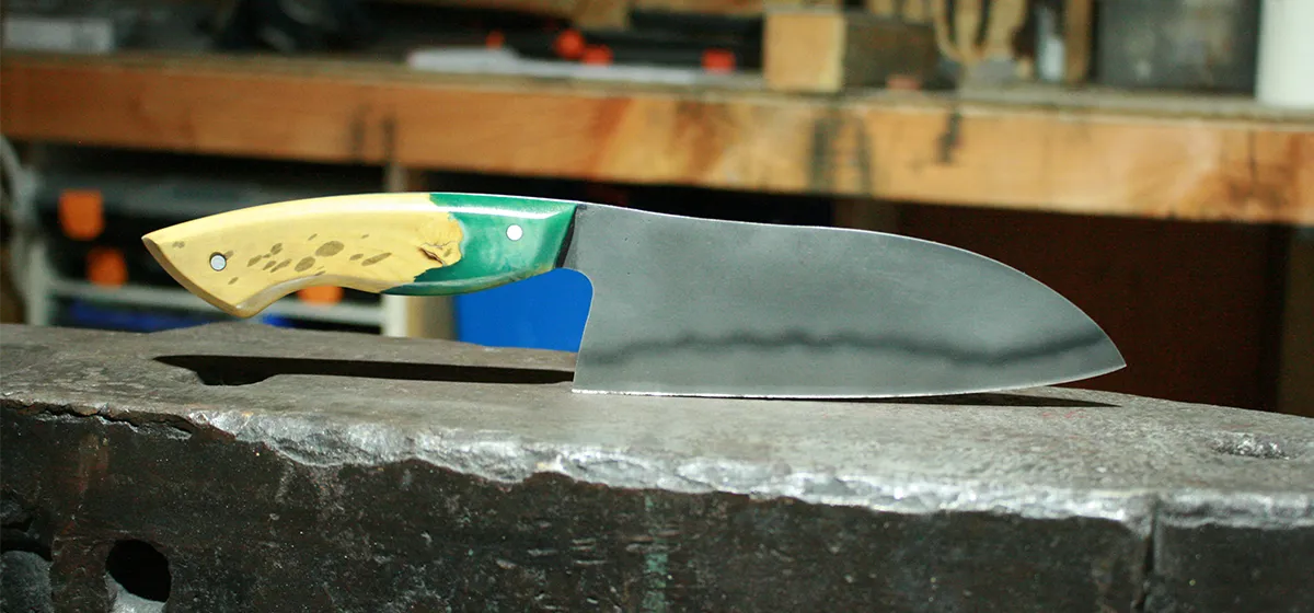 Santoku artisanal trempe sélective argile