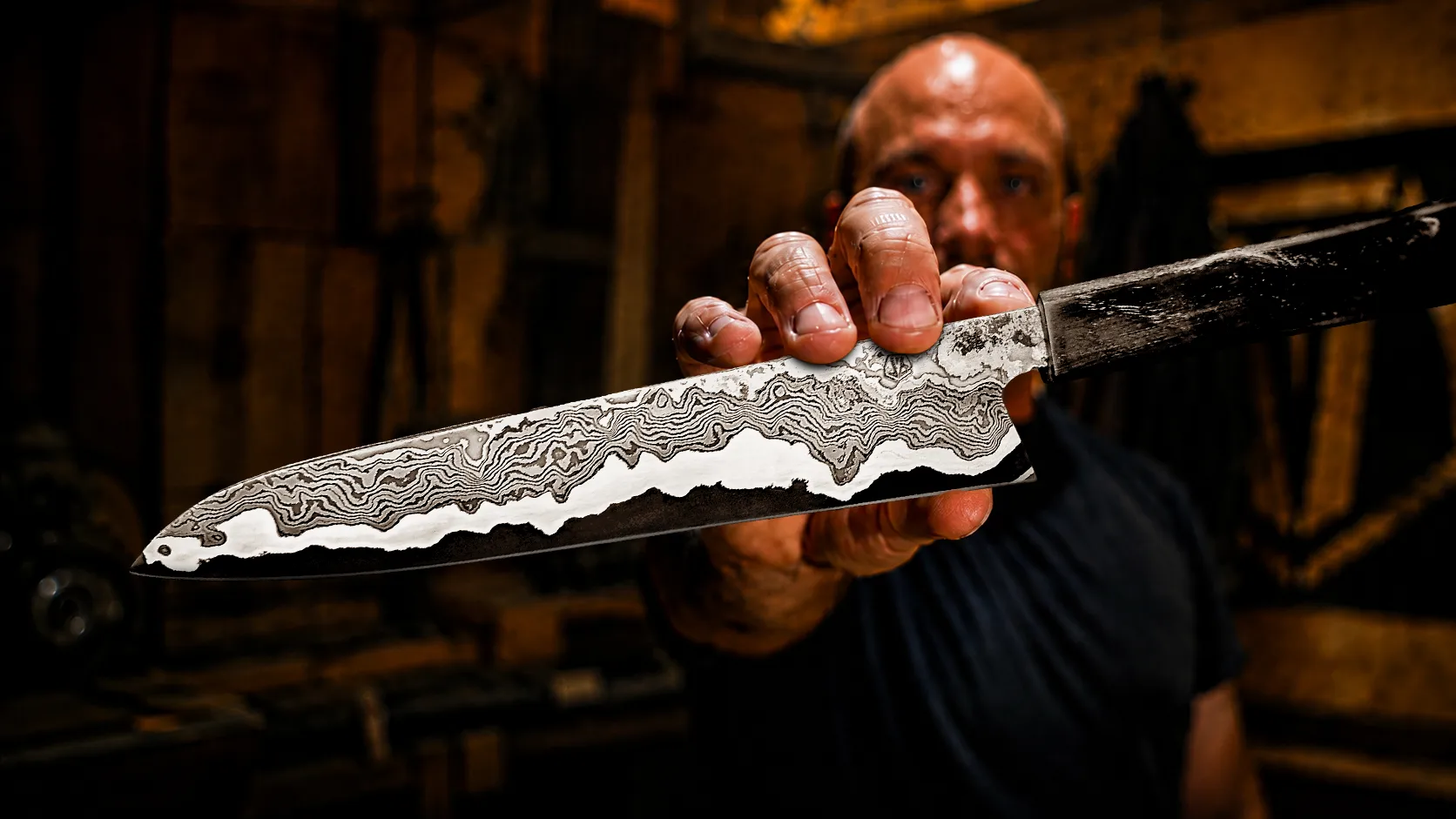 j’ai forgé un Gyuto en damas complexe Rivière d’Argent